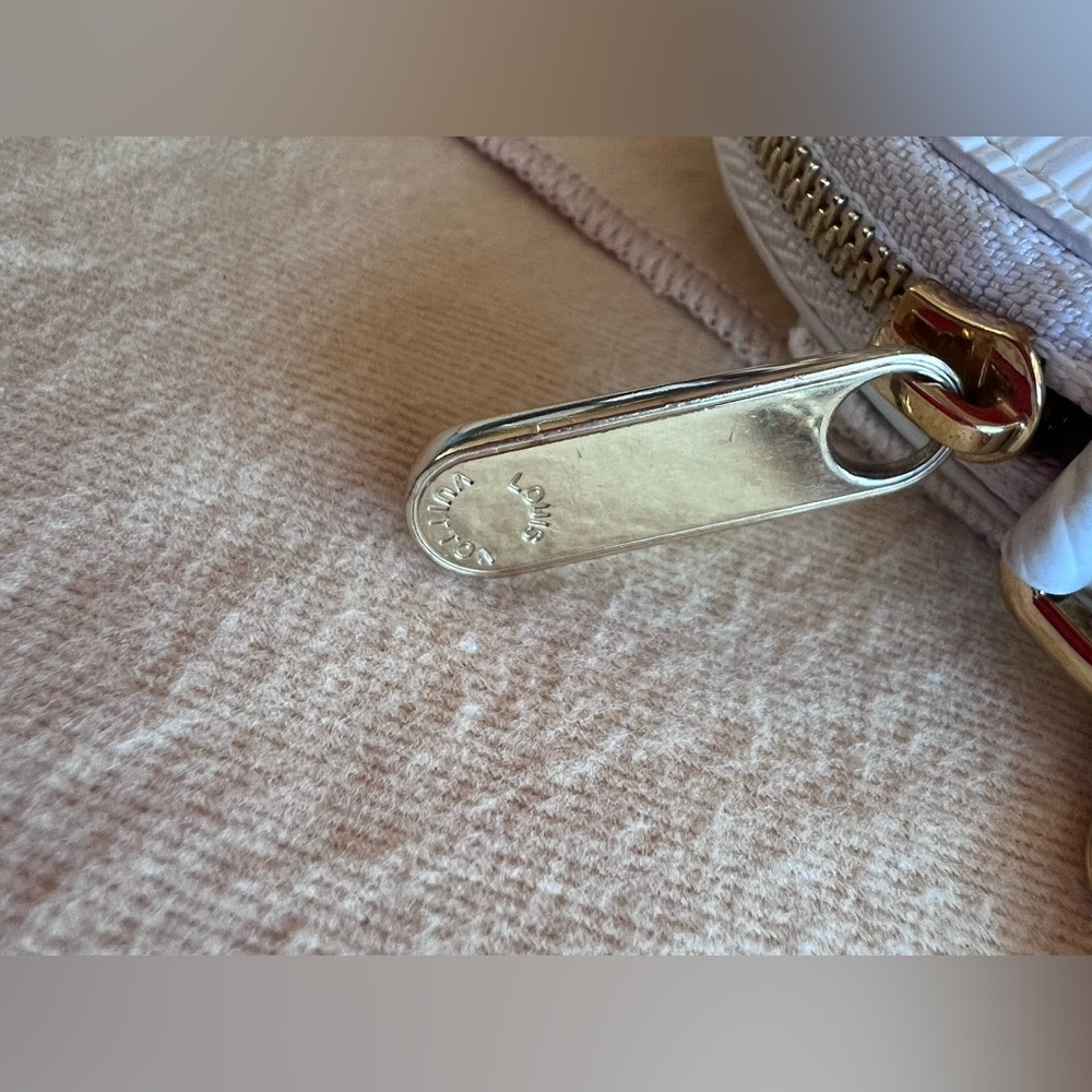 Louis Vuitton Epi White Leather LOVE LOCK Charms Coin Zip Clip Chain Keychain - Picture 9 of 12